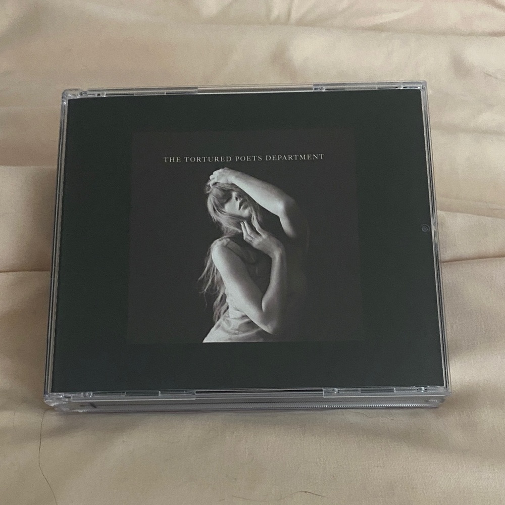 The Tortured Poets Department Deluxe CD: The Black Dog